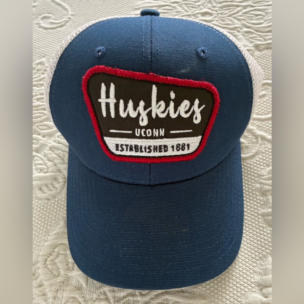 NEW LOW PRICE! UConn Huskies adjustable trucker cap.